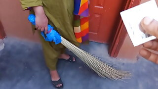 Indian desi village maid bhabhi ki dever ne ki jam kar chudayi clear hindi audio 