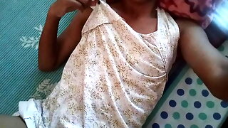 Village girl showing boobs and pussy 