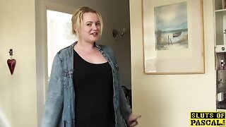 Model Piss Solo, Hockend Pissing, Britisch Pissing