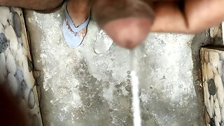 Live pissing