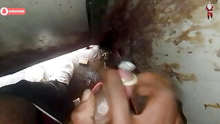 Masterbation hand job Indian boy Hindi video Pushpa bhabhi ki yad mein unko nahate hue dekh kar