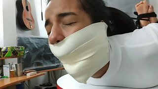 Legata E Imbavagliata, Gagged Tape, Piedi