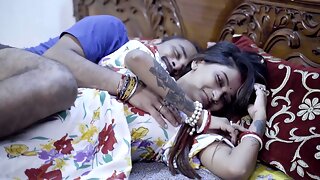 Bibi Ne Apne Pati Ke Dost Ke Sath Manaya Raat Bhar Suhagrat