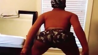 Shemale Twerk