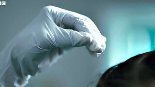 Jodie Comer, Gloves