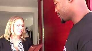 Kagney Linn Karter