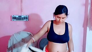 MERI BHABHI SAREE NIKAL RAHI HAI MERE SAMNE MERA KHADA HO GAYA