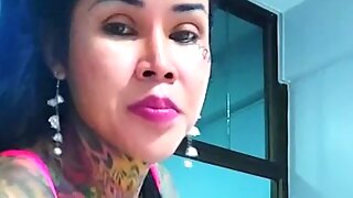 Ladyboy Gives Blowjob