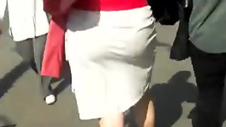 Candid Sexy Ass in Skirt