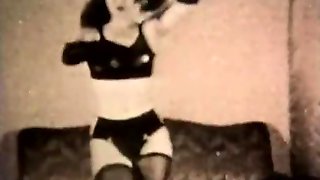 Betty's Fantastic Belly Dance (1950s Vintage)