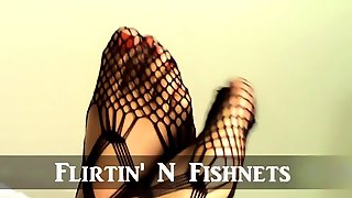 Flirty Ebony Wifes Foot Tease (coqueen)