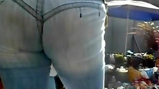 Huge cameltoe ass bend over