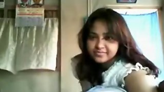 Indian girl has a missionary quickie with her man