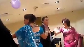 Sexy nepali aunty dancing in party