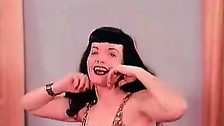 Sensitive Belly Dance of a Hot Pornstar (1950s Vintage)