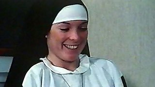 Vintage 1970s, Nun