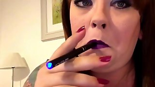 BBW Tina Snua Vaping A Ecig