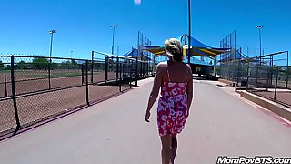 Tight body MILF takes it in the ass at public park