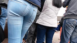 Teens tight ass in jeans candid