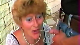Oma Pervers, Outdoor Granny, Oma Facial
