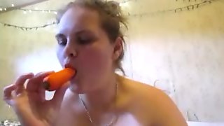 Carrot Fucking & Eatting With Pussy Juice