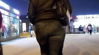 Chubby milf ass in the night