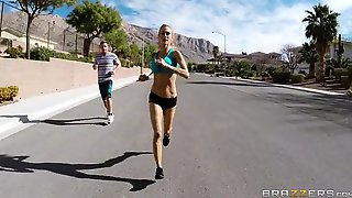 Busty chick sarah jessie likes to exercise with her tits out