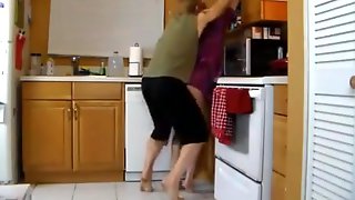 Humping mom in the kitchen