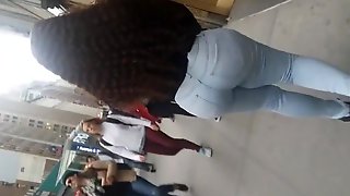 Ghetto milf bubble butt in tight jeans