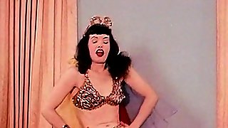 LITTLE EGYPT - vintage 50's burlesque