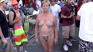 Naked in public 1