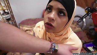 Arab cutie Desert Rose spreads her legs for fucking and receives cum in mouth
