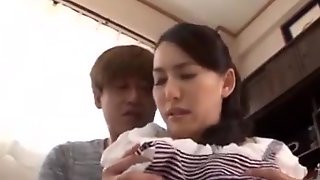 Mom Helps, Japanese Mom