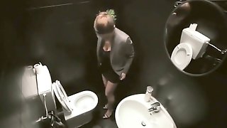 Toilet, Spy