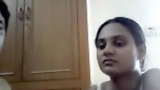 Urmila Bhabhi On Live Cam