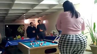 Perfect pool playing pawg