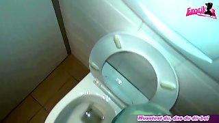 SKANDAL - german Schoolgirl fuck in School toilet public - kamikatzerl