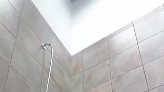 Bbw masturbates in public gym shower