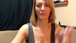 Gorgeous cute mommy camshow orgasming