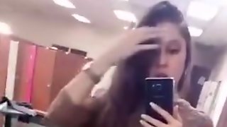 Teen in sexy outfit psoing on periscope