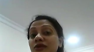 Srilankan Aunty Selfie