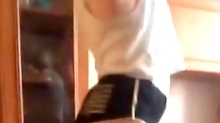 Russian girl with big ass twerking on periscope