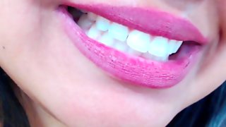 Mirror Mouth Check + Lipstick Application
