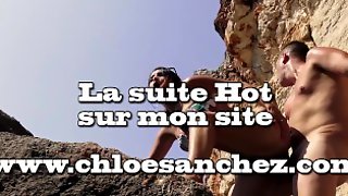 Chloé Sanchez Amateur EXHIB baise HARD cumface devant inconnu at beach