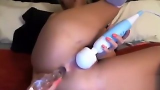 Solo hoe spreading her ass for toys