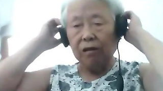 Chat with  chinese older couple
