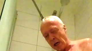 Norwegian Daddy in the shower January 15