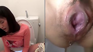 Kinky Asian Sprays Pee