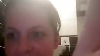 Masturbating and cumming with my suction dildo in the bath