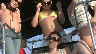 Four Teens Get Naked On A Moving Boat
